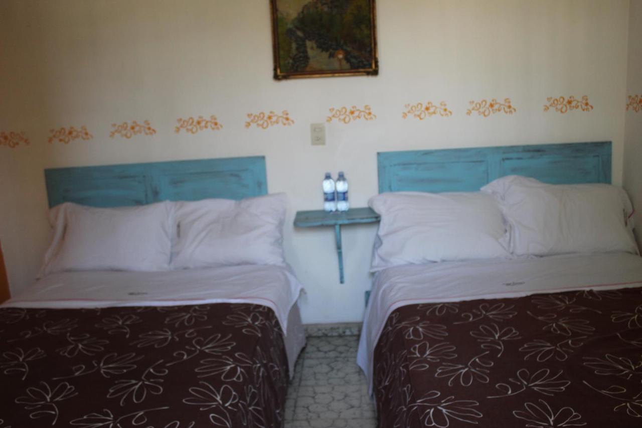 Hotel Posada Chamacuero Comonfort ภายนอก รูปภาพ