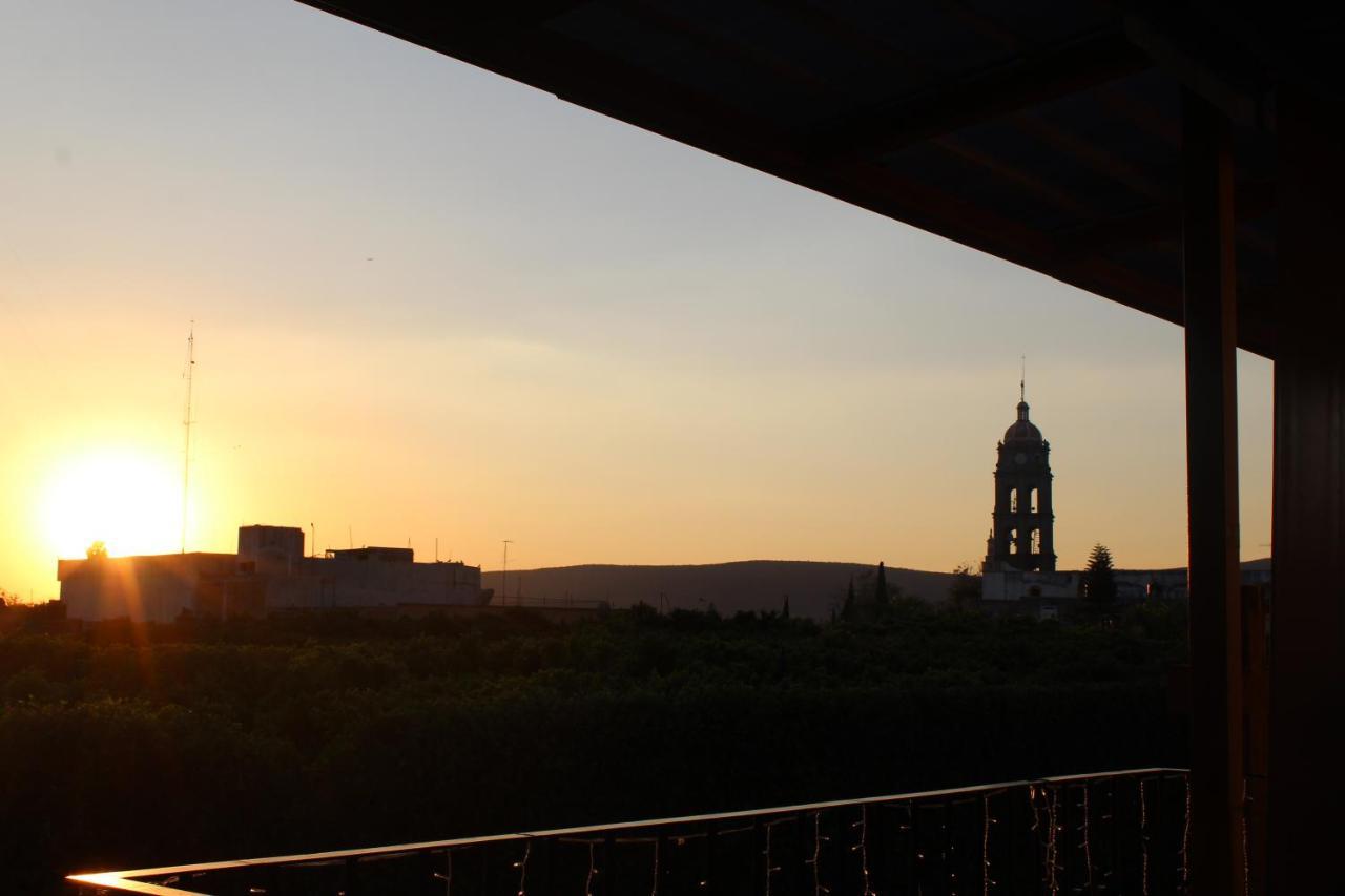 Hotel Posada Chamacuero Comonfort ภายนอก รูปภาพ