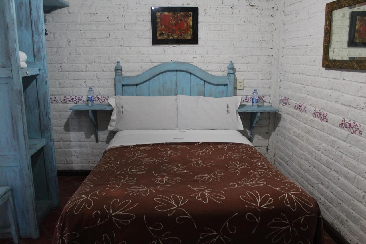 Hotel Posada Chamacuero Comonfort ภายนอก รูปภาพ