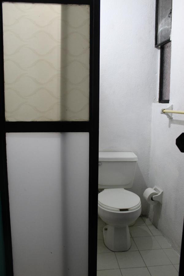 Hotel Posada Chamacuero Comonfort ภายนอก รูปภาพ